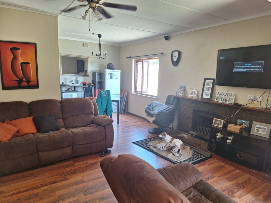 6 Bedroom Property for Sale in Gonubie Eastern Cape